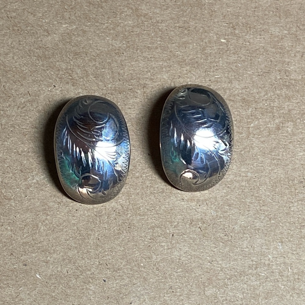 Vintage sterling silver etched engraved clip earrings